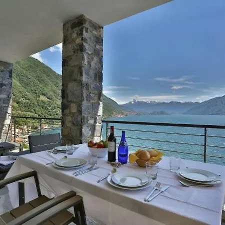 Sleeps 4 Pool Lejlighed Argegno